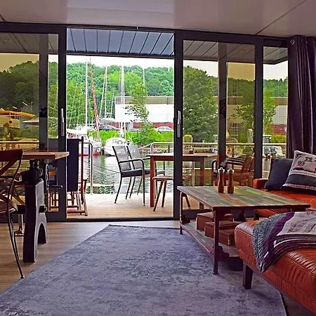 Hausboot Lina,
