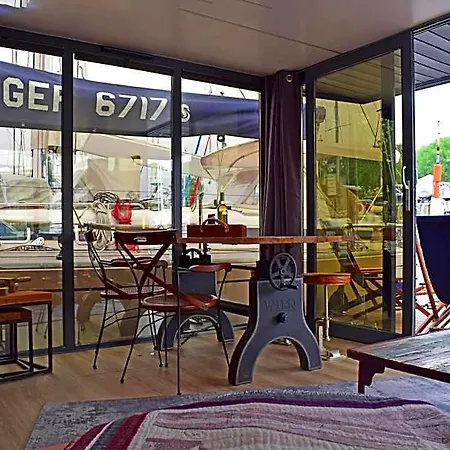Hausboot Lina, Ξενοδοχείο 3*