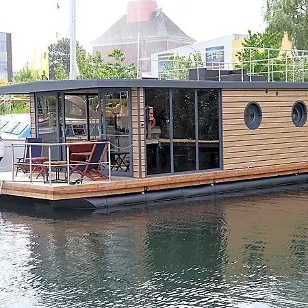 Hausboot Lina, Ξενοδοχείο