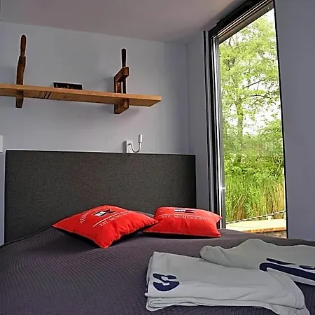 Hausboot Lina, Ξενοδοχείο 3*